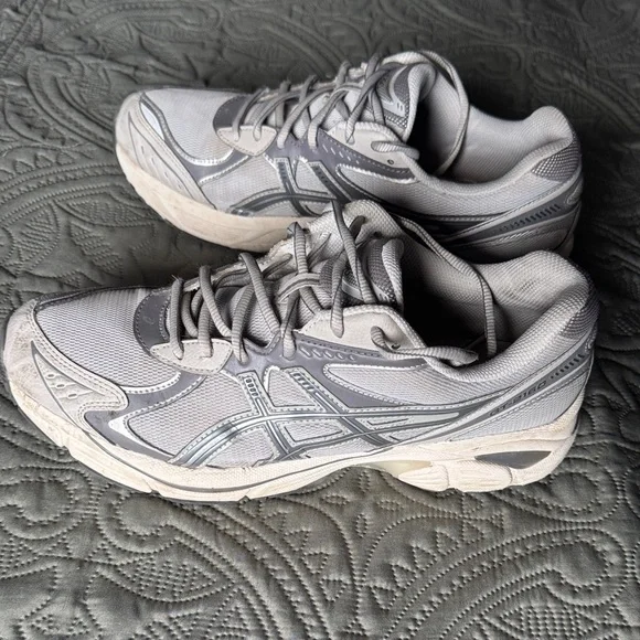 ASICS - Picture 3 of 6